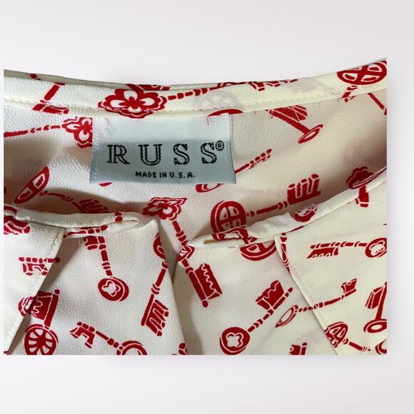 Russ Vintage 1980s Retro Union Made White Red Key Size M - Picture 2 of 10
